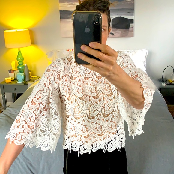 DO + BE Lace top with Bell sleeves - Picture 2 of 6